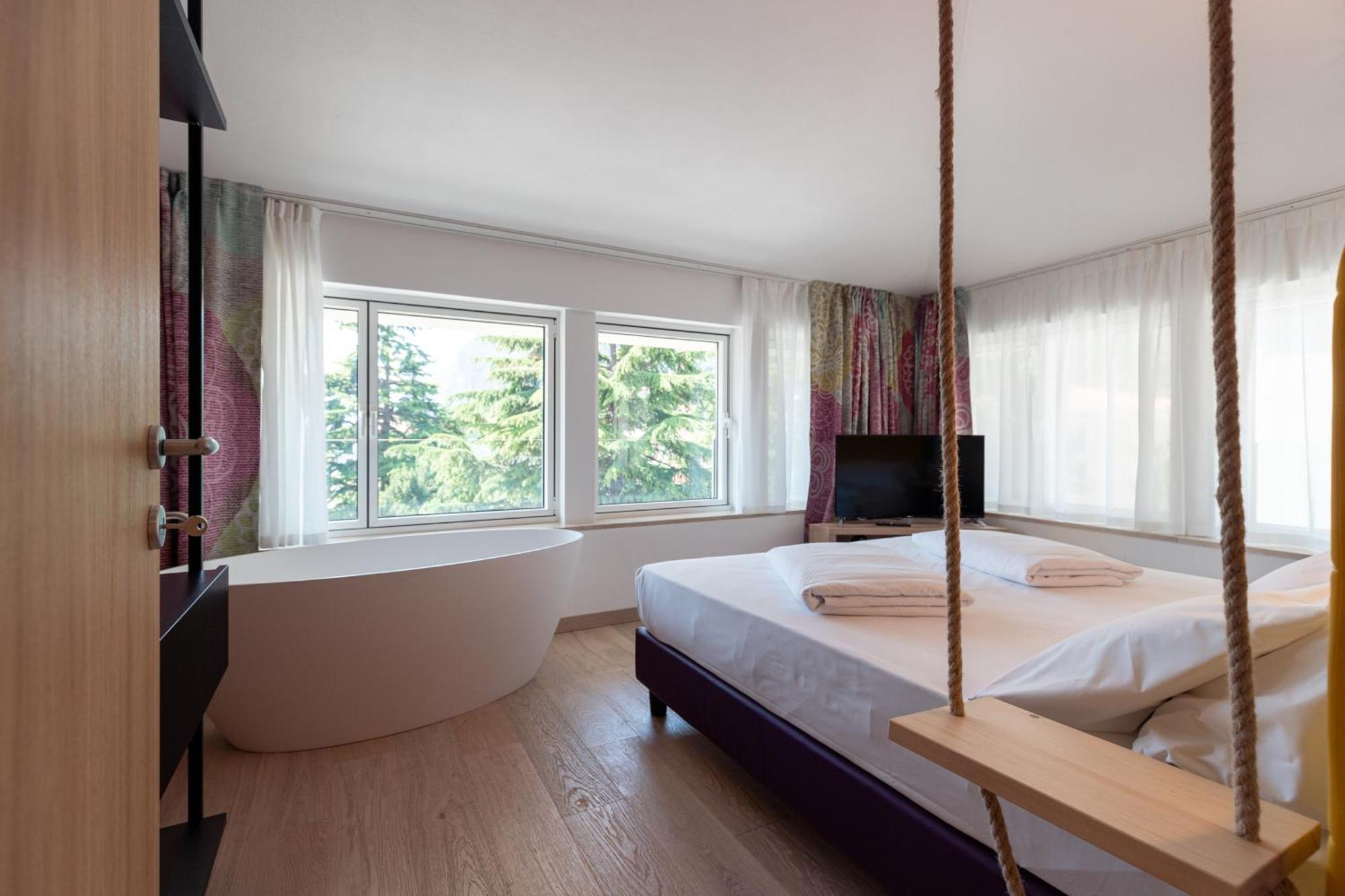 Iv Gardan Hotel